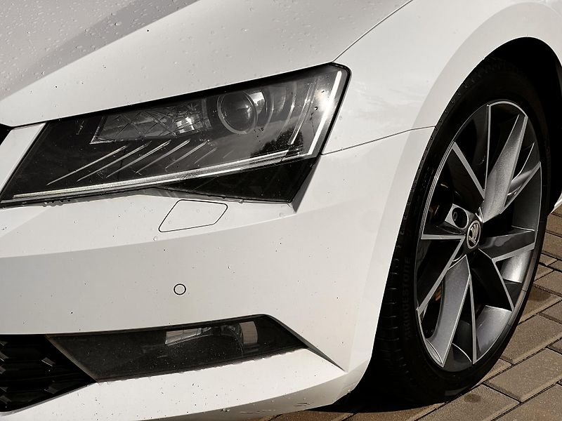 Škoda Superb 2.0 TDi Sportline nez.topeni  - fotka 7 z 23