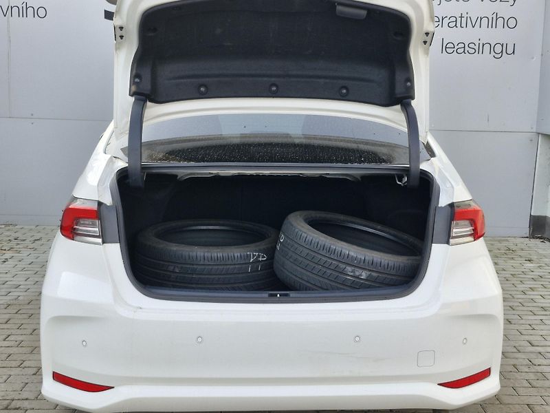 Toyota Corolla  Comfort 1,5 (92 kW) MAN - fotka 7 z 9