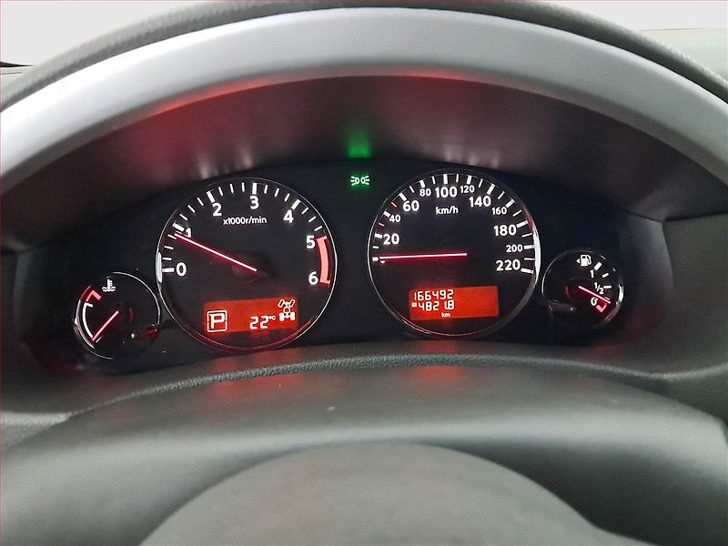 Nissan Pathfinder (2011) 2.5 dCi, 4X4, Automat, 7 míst - fotka 11 z 27