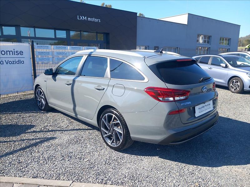 Hyundai i30 1,5 T-GDi N-LINE DCT - fotka 6 z 22