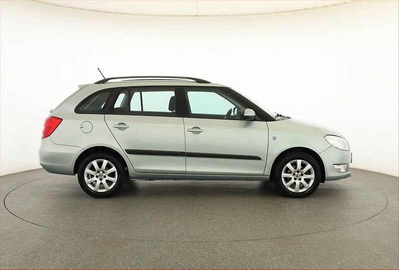 Škoda Fabia (2011) 1.6 TDI, Tempomat - fotka 6 z 15