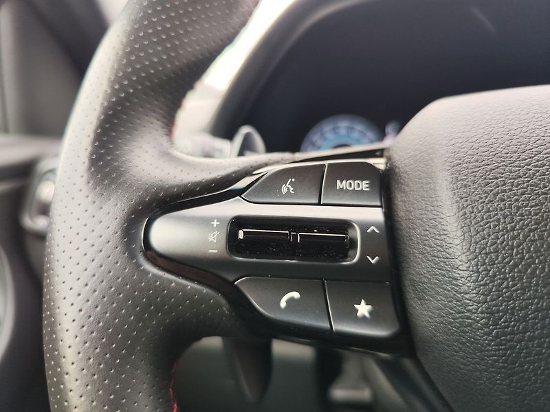 Hyundai i30 1.5 T-GDI/103kW N-Line DCT - fotka 28 z 35