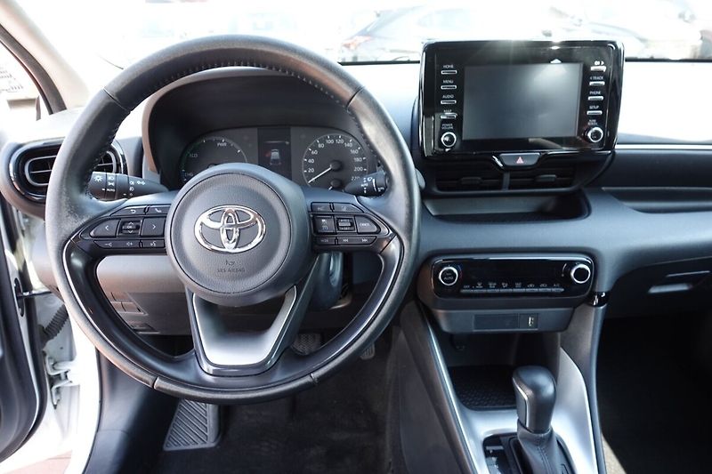 Toyota Yaris 1,5 HEV Comfort - fotka 14 z 26