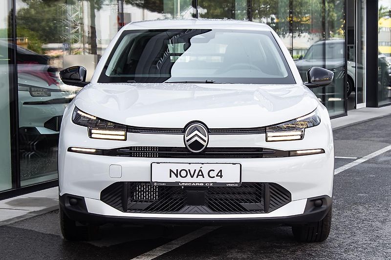 Citroën C4 (2026) 1,2 YOU Hybrid 110k Automat - fotka 2 z 17