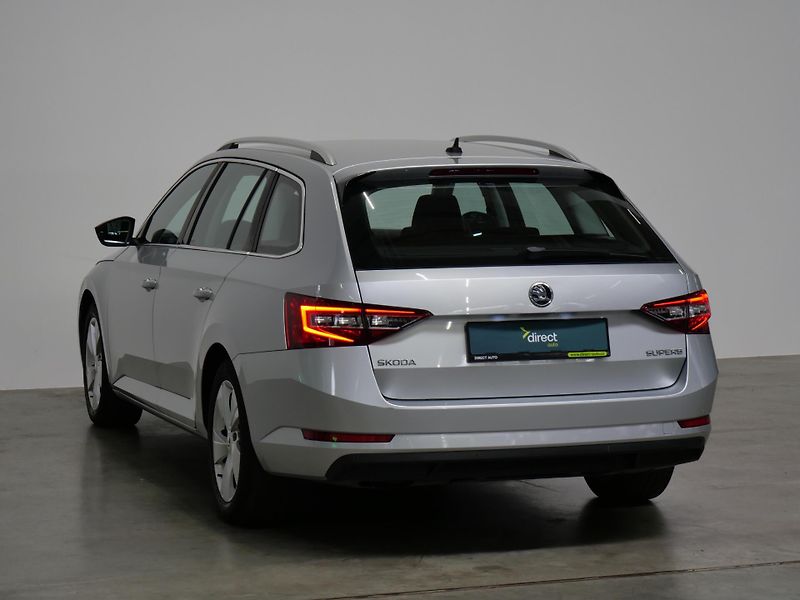 Škoda Superb - fotka 7 z 28