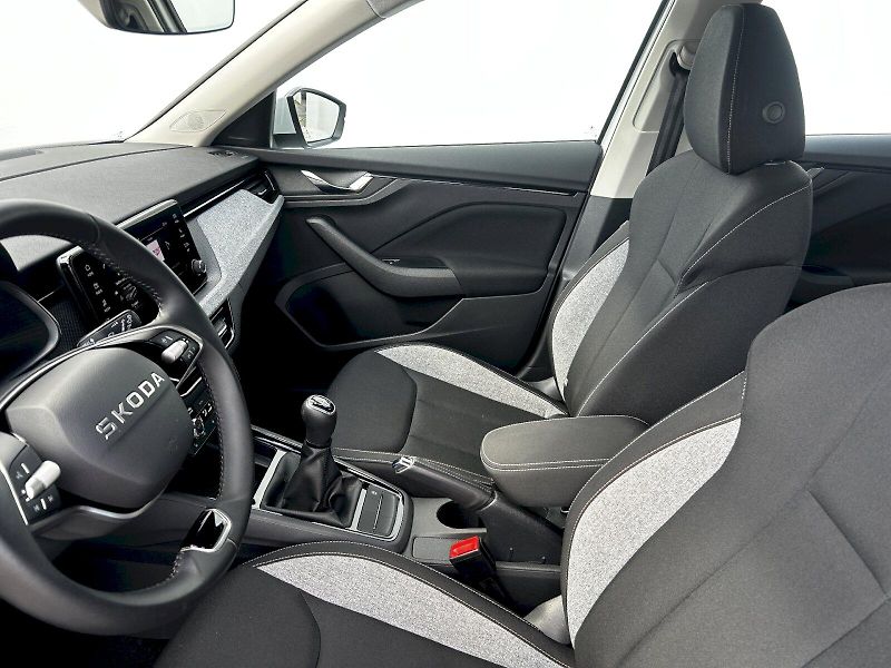Škoda Kamiq (2025) 1.0 TSI 85kW MP6 Selection - fotka 24 z 32