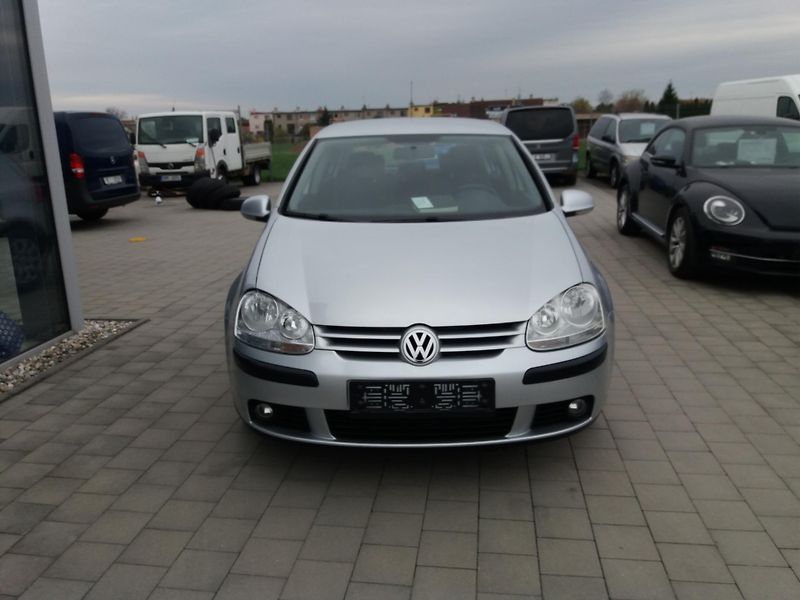 Volkswagen Golf 1.4TSi,DSG,90kW,SERVI.KNÍŽKA - fotka 2 z 21