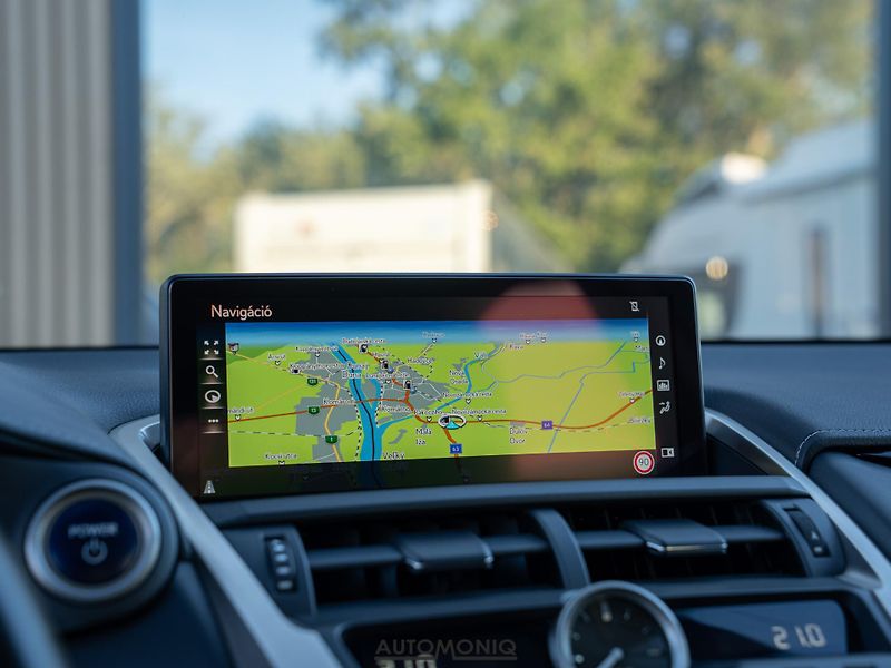 Lexus NX 300h (2020) 2.5 Hybrid AWD adaptív, Navi - fotka 7 z 19