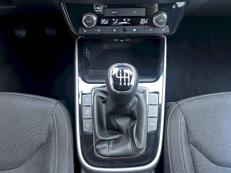 Škoda Fabia (2025) 1.0 TSI 85kW MP6 Top Selection - fotka 22 z 33