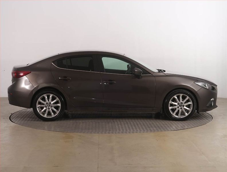 Mazda 3 (2016) Kenko 2.0 Skyactiv-G, Automat - fotka 6 z 18