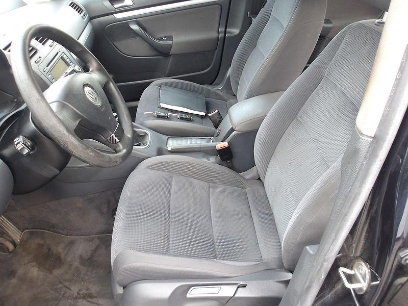 Volkswagen Jetta 1,9TDi77kW 2xkola!Po rozvodech - fotka 16 z 21
