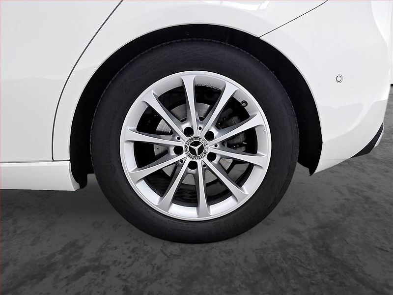 Mercedes-Benz Třídy A (2020) A 180 - fotka 14 z 23