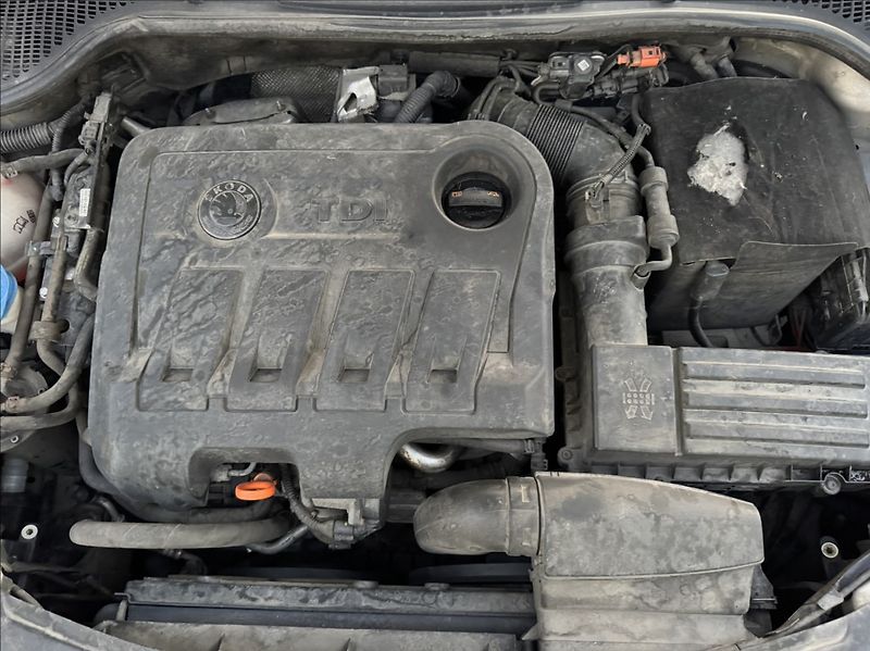Škoda Octavia 2,0 TDI ELEGANCE tažné původČR - fotka 37 z 50