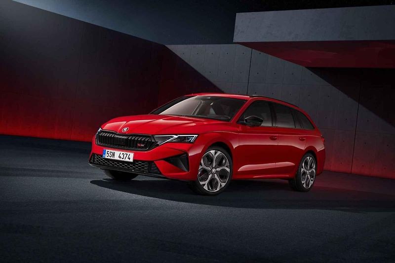 Klaus Zellmer přebírá cenu za Škoda Auto