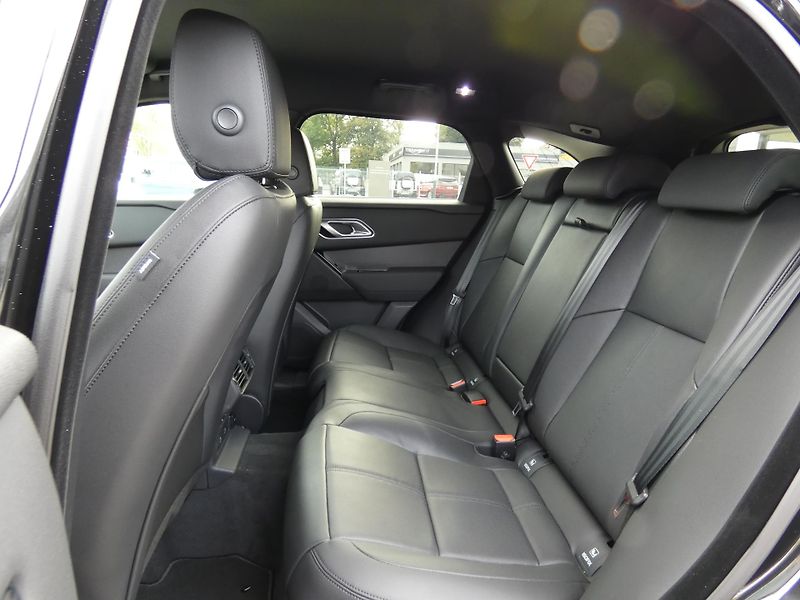 Land Rover Range Rover Velar (2026) 2,0 S D200 - fotka 16 z 41