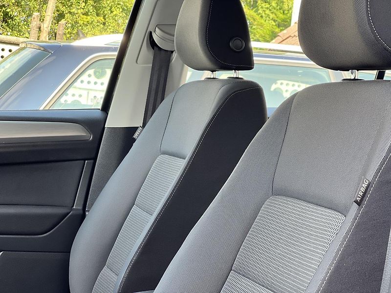 Volkswagen Golf Sportsvan 1.4TSi 92kw DSG KLIMA - fotka 10 z 48