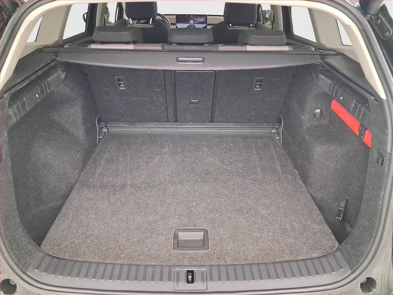 Škoda Enyaq (2021) Lodge iV 60 (62 kWh), SoH 93% - fotka 14 z 17