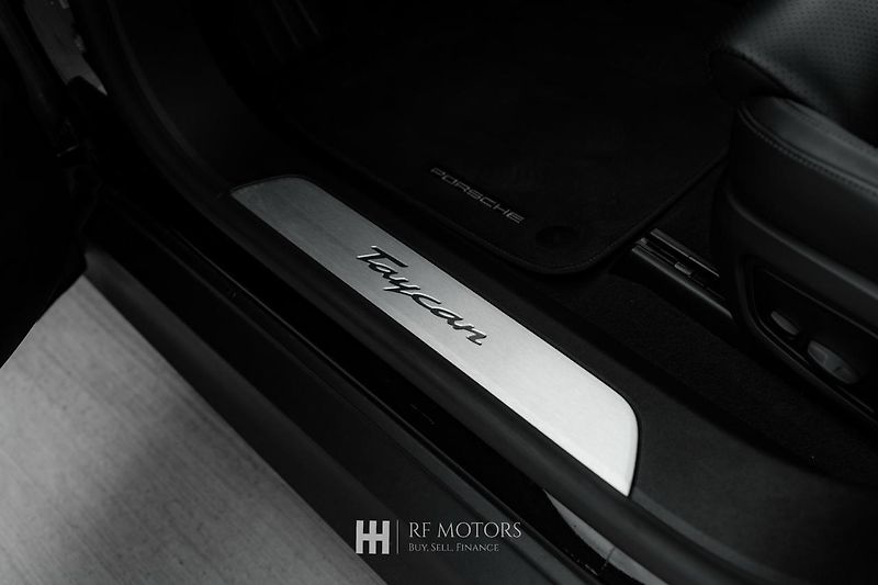 Porsche Taycan (2024) 320kW - fotka 22 z 50