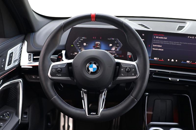 BMW X1 M35i xDrive - fotka 14 z 17