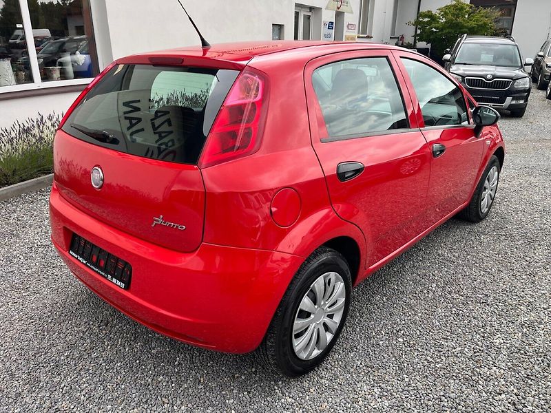 Fiat Grande Punto (2011) 1.2 i Velmi pěkné - fotka 2 z 17