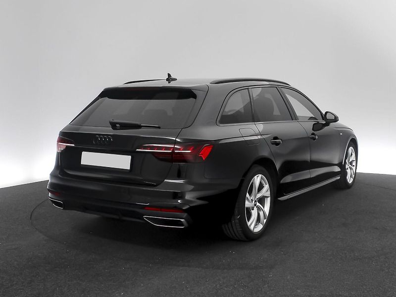 Audi A4 40TFSI S-Line Kam Taž Cockpit - fotka 4 z 15