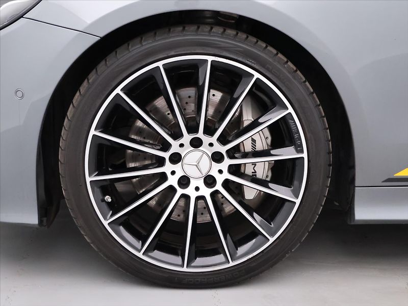 Mercedes-Benz Třídy E 3,0 53 320kW AMG 4Matic+ DPH - fotka 46 z 53