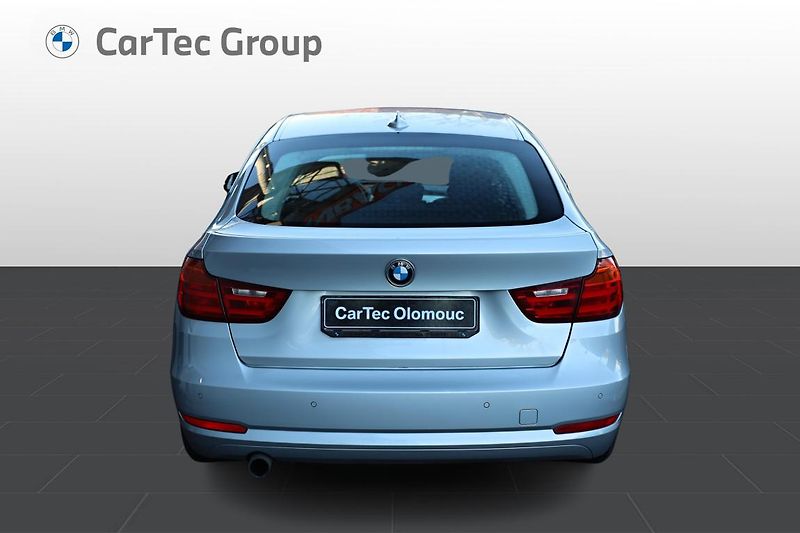 BMW Řada 3 320i xDrive - fotka 4 z 14