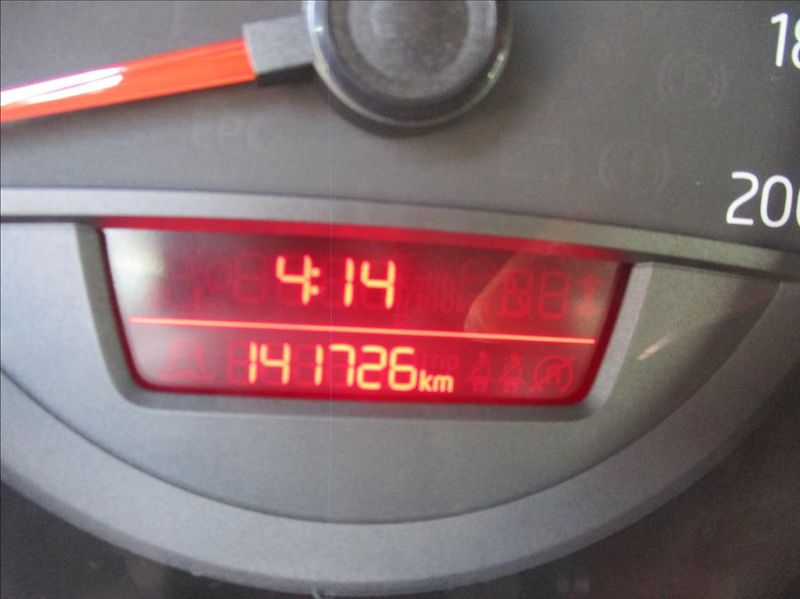 Volkswagen up! 1,0 MPi, klima, serv.kniha, - fotka 18 z 42