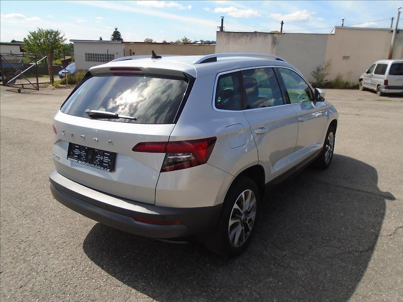 Škoda Karoq 1,0 - fotka 8 z 26