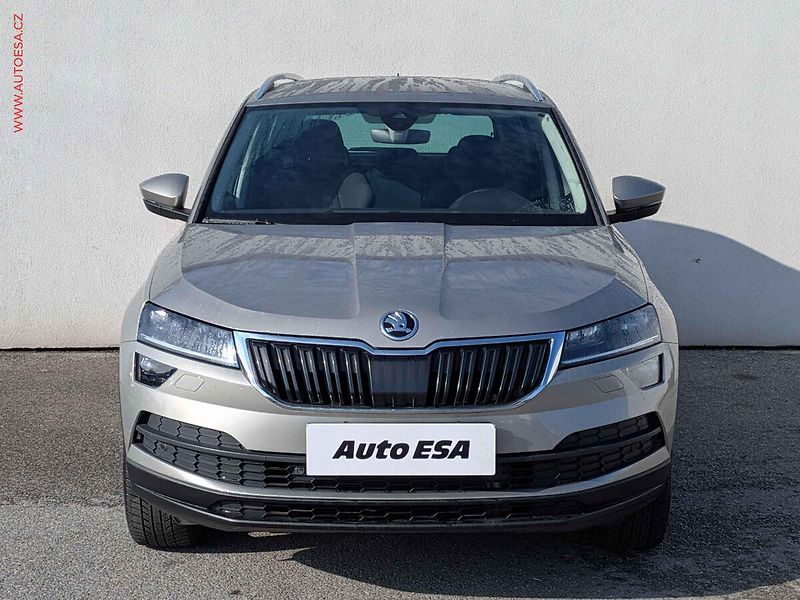 Škoda Karoq (2017) 2.0TDi 4x4, ČR, DSG, LED - fotka 2 z 20