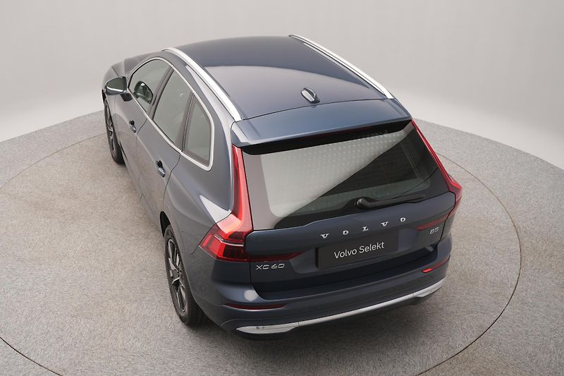 Volvo XC60 B5 AWD BRIGHT PLUS CZ 1.maj - fotka 13 z 49