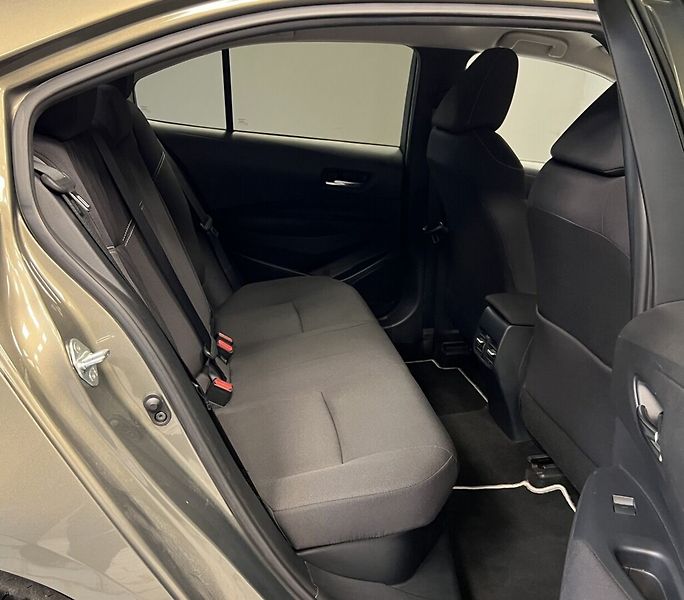 Toyota Corolla 1.8 Hybrid AT COMFORT STYLE TE - fotka 12 z 16