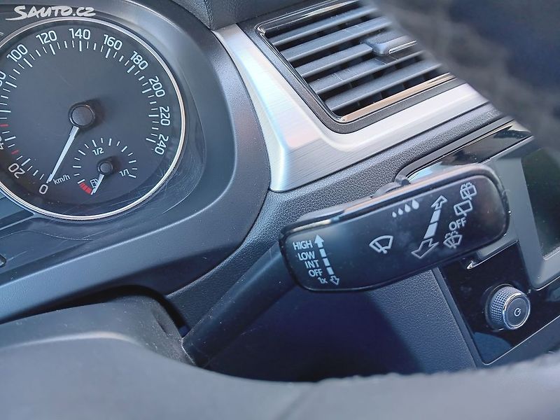 Škoda Rapid 1.2 TSI 66kW - fotka 13 z 26
