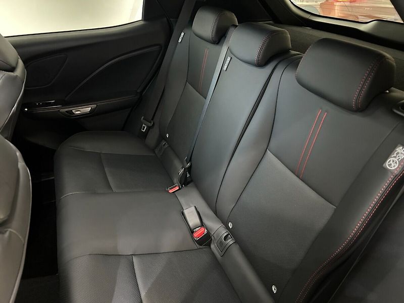 Lexus LBX 1,5L HEV EMOTION TECH - fotka 9 z 9