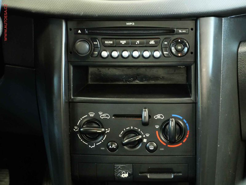 Peugeot 207 (2009) 1.4i, 2.maj,ČR, servis.kniha - fotka 13 z 19