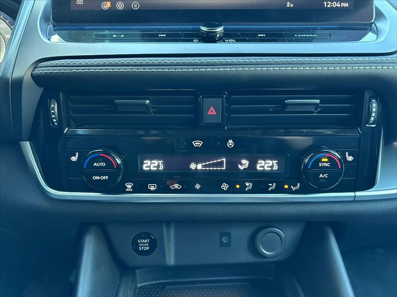 Nissan Qashqai 1,3 DIG-T  X-Tronic N-Connecta - fotka 19 z 29