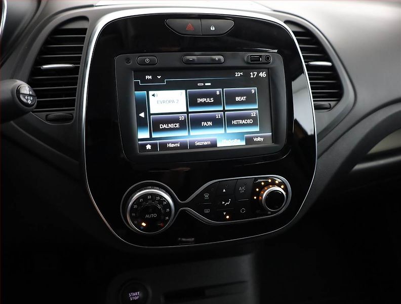 Renault Captur (2019) 1.3 TCe, Serv.kniha, Navi - fotka 10 z 18