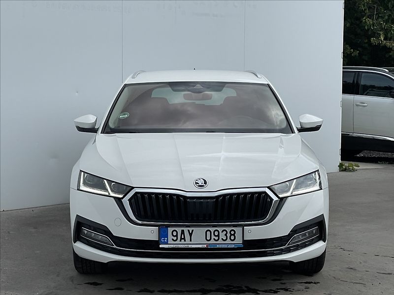 Škoda Octavia 2,0 TDI DSG Style Plus TAŽNÉ - fotka 22 z 24