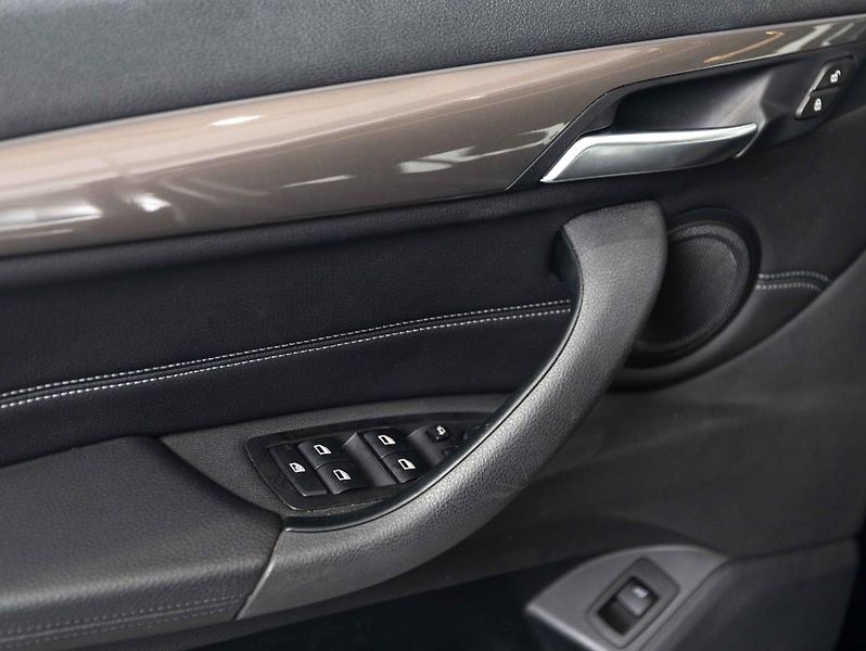 BMW X1 xDrive18d - fotka 17 z 21