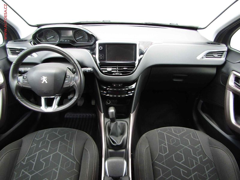 Peugeot 2008 (2016) 1.2 PT, ČR, AC, tempo, park - fotka 8 z 19