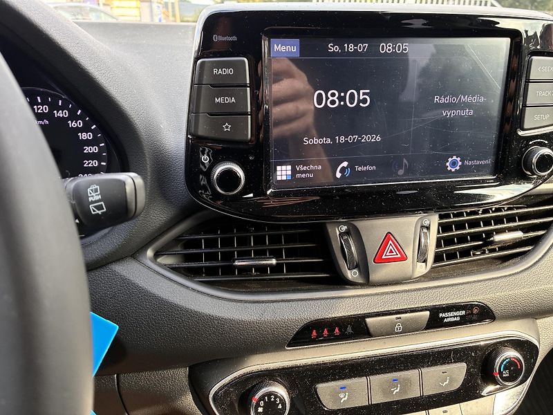 Hyundai i30 1.5DPi 81kW COMFORT 16.000km!! - fotka 11 z 14