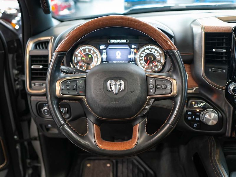 Dodge RAM (2022) 5.7 Longhorn RAMBOX Multitail - fotka 18 z 40