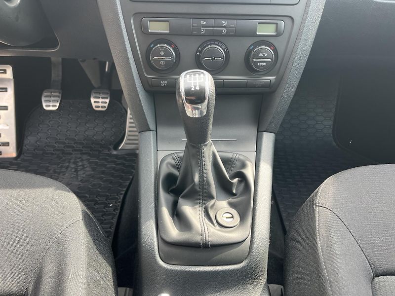 Škoda Octavia (2005) 1.9TDi 77Kw Tažné, REZERVACE! - fotka 16 z 17