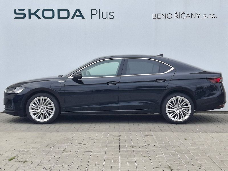 Škoda Superb (2026) iV L&K DSG 1,5TSi 150kW - fotka 3 z 35