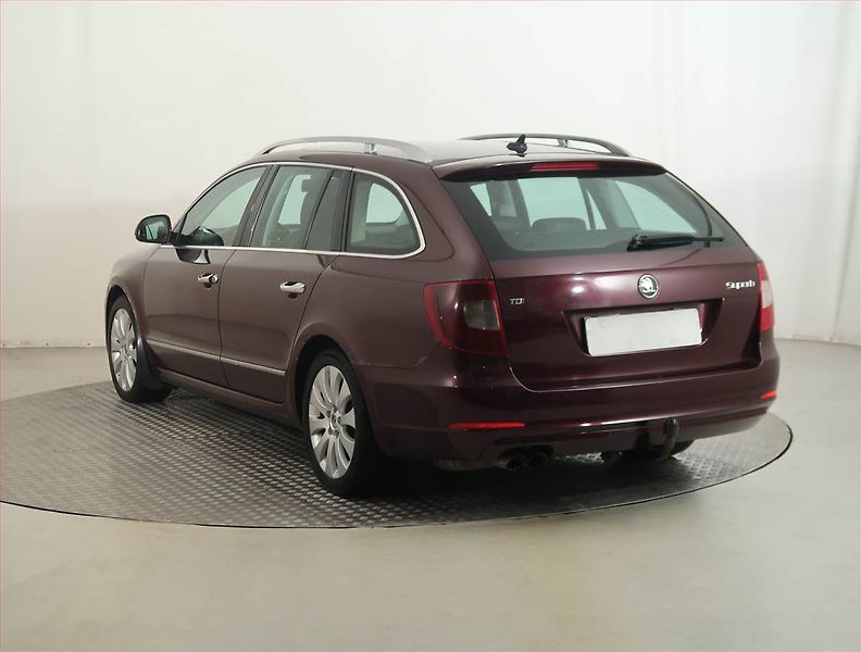 Škoda Superb (2010) Elegance 2.0 TDI, Automat - fotka 4 z 18