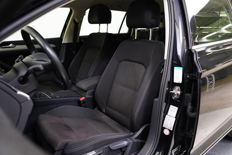 Volkswagen Passat - fotka 11 z 26