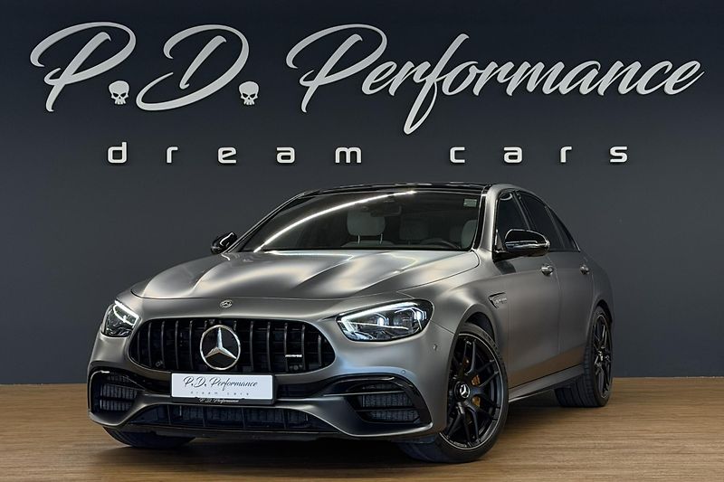 Mercedes-Benz Třídy E (2021) E 63s AMG 4Matic+ V8 Biturbo - fotka 4 z 124