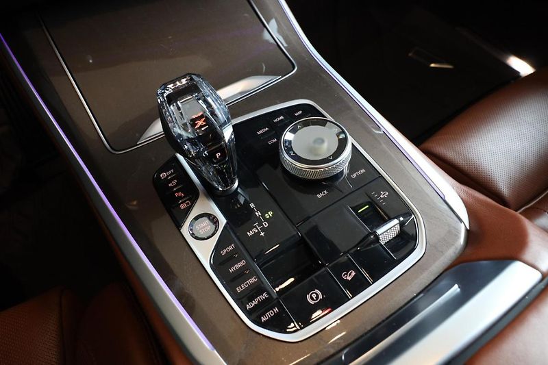 BMW X5 xDrive 45e - fotka 13 z 35