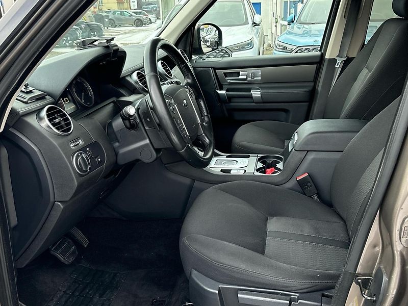 Land Rover Discovery (2015)  3.0l TDV6 SE AUTO 4WD - fotka 6 z 25