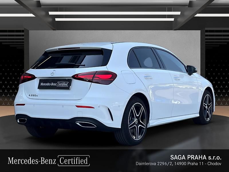 Mercedes-Benz Třídy A A-Třída 250e EQ AMG Night - fotka 4 z 18